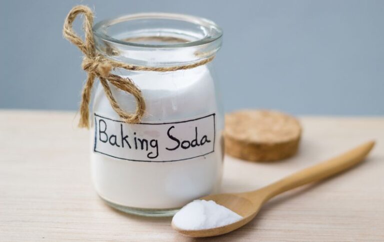 25 Surprising Uses for Baking Soda: The Ultimate Natural Multitasker